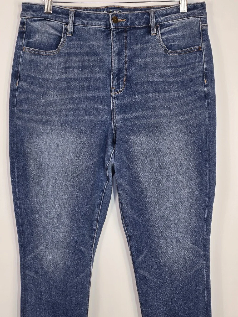 American Eagle Dream Super Hi-Rise Jegging Jeans  Distressed Raw Hem 16